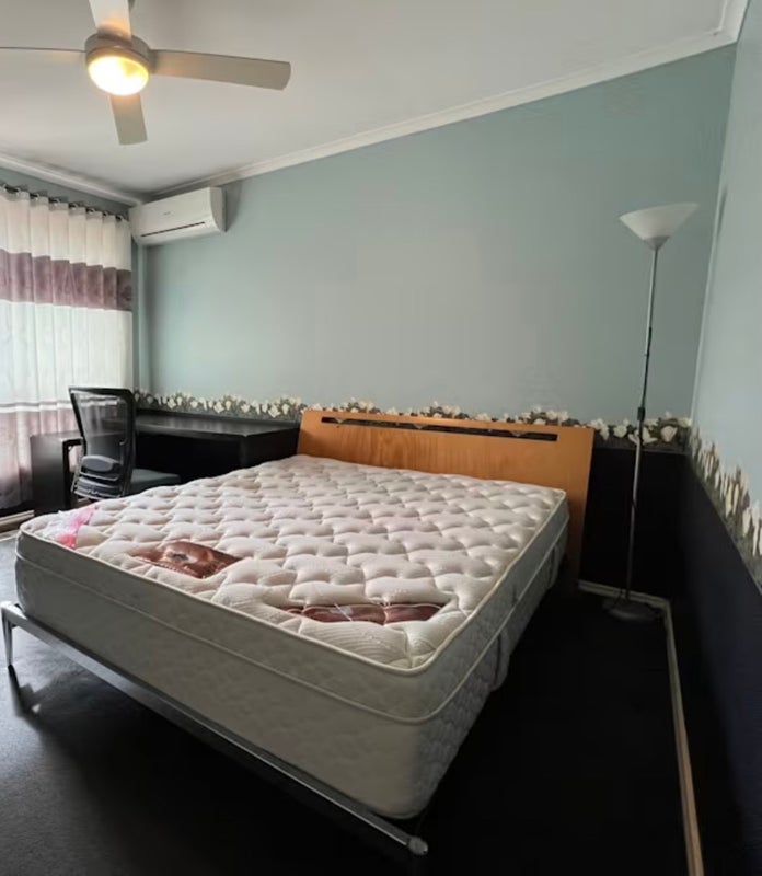 Room Hathersage Road in Manchester
