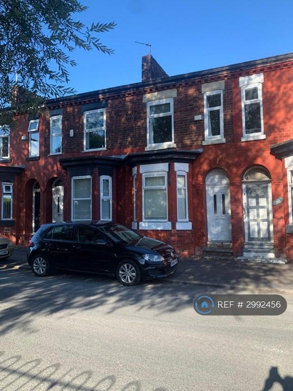 House Highfield Road in Salford