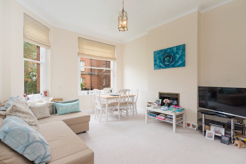 Flat Cannon Hill in Greater London