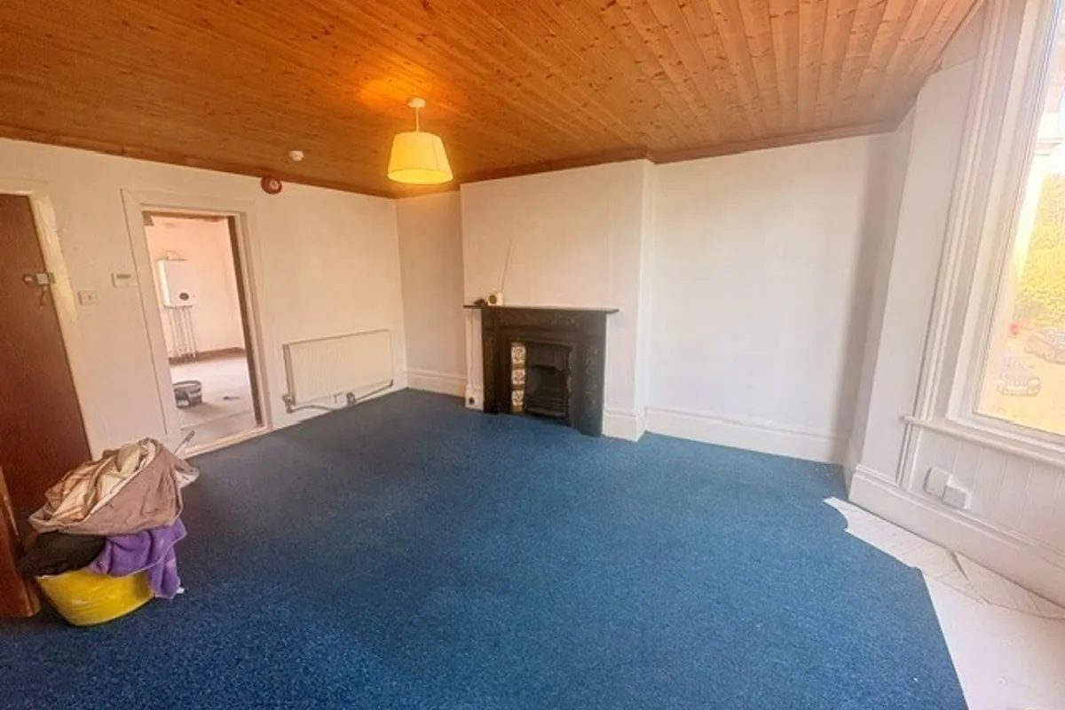 Flat Connaught Avenue in Plymouth