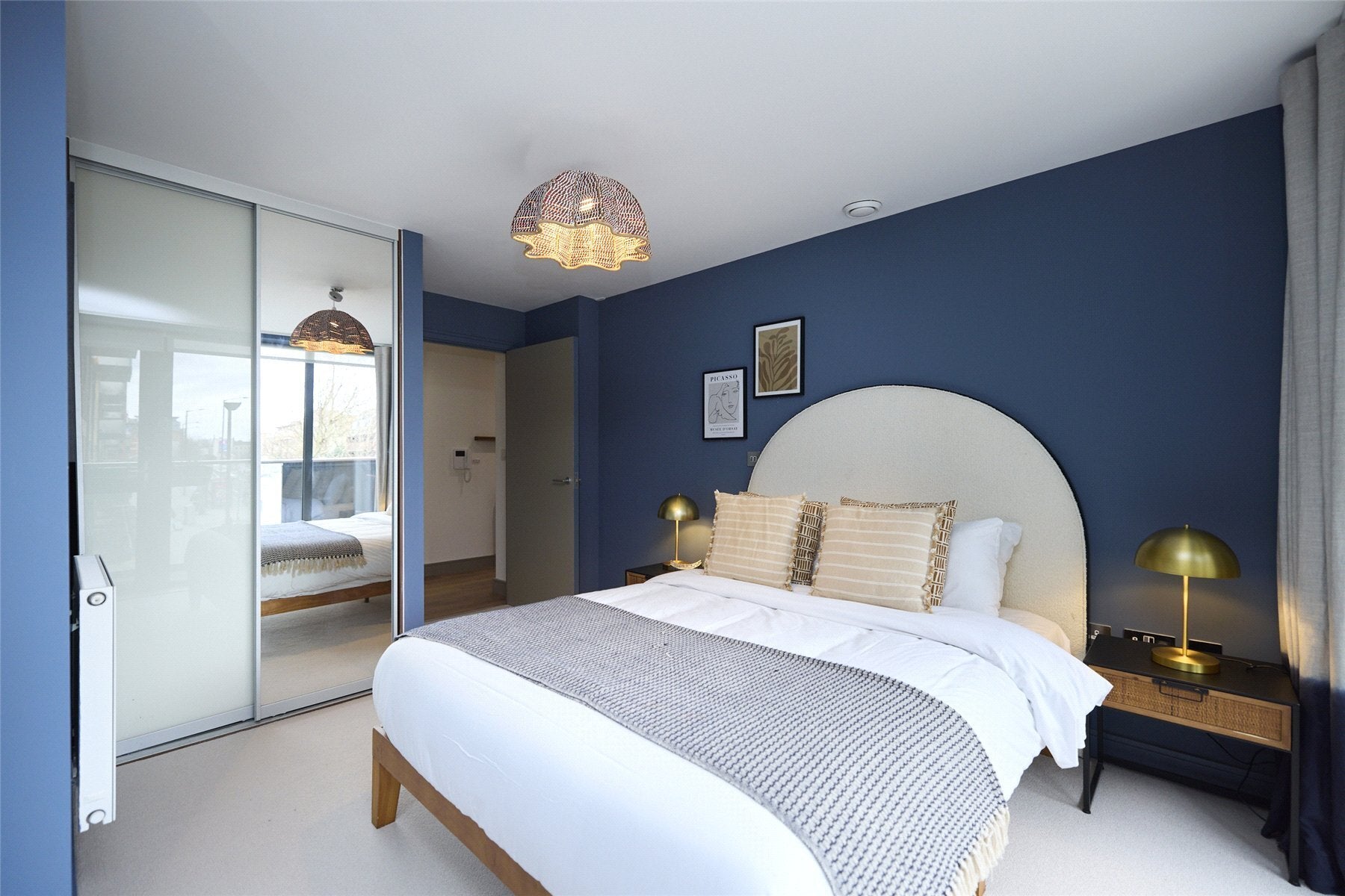 Flat Carlton Grove in Greater London