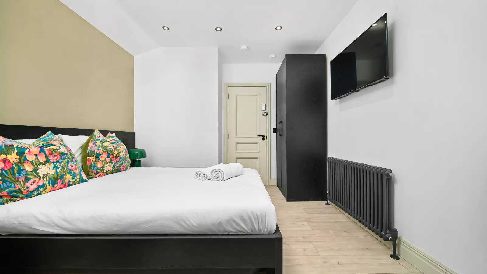 Flat Dorset Road in Greater London