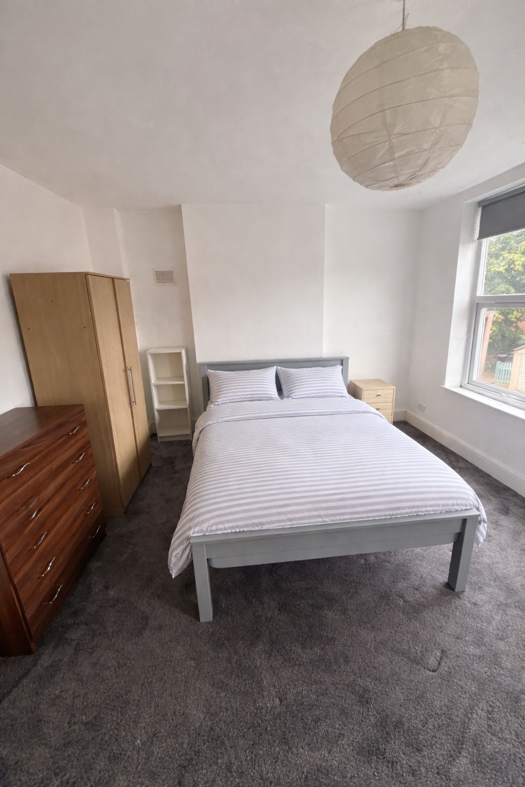 Room Ednaston Road in Nottingham