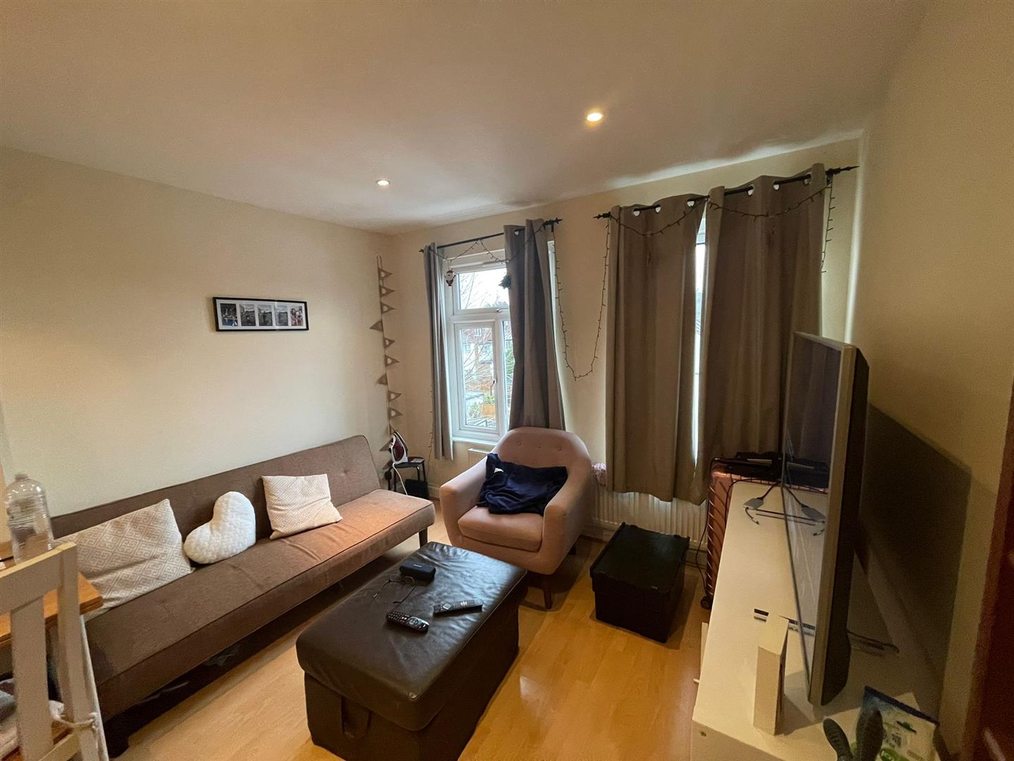 Flat Regent's Park Road in Greater London