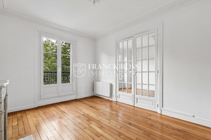 House Rue Sorbier in Paris