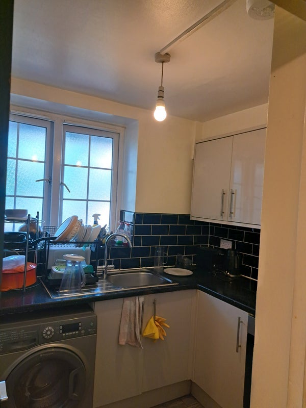 Room Ebbisham Drive in Greater London