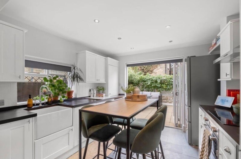 Flat Glenrosa Street in Greater London