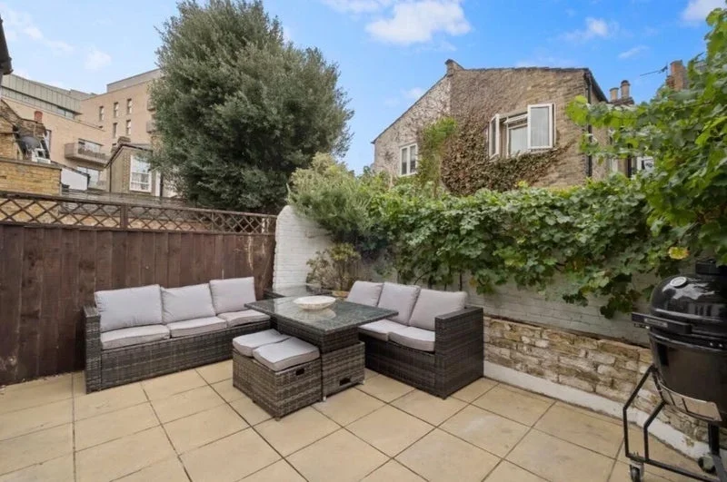 Flat Glenrosa Street in Greater London