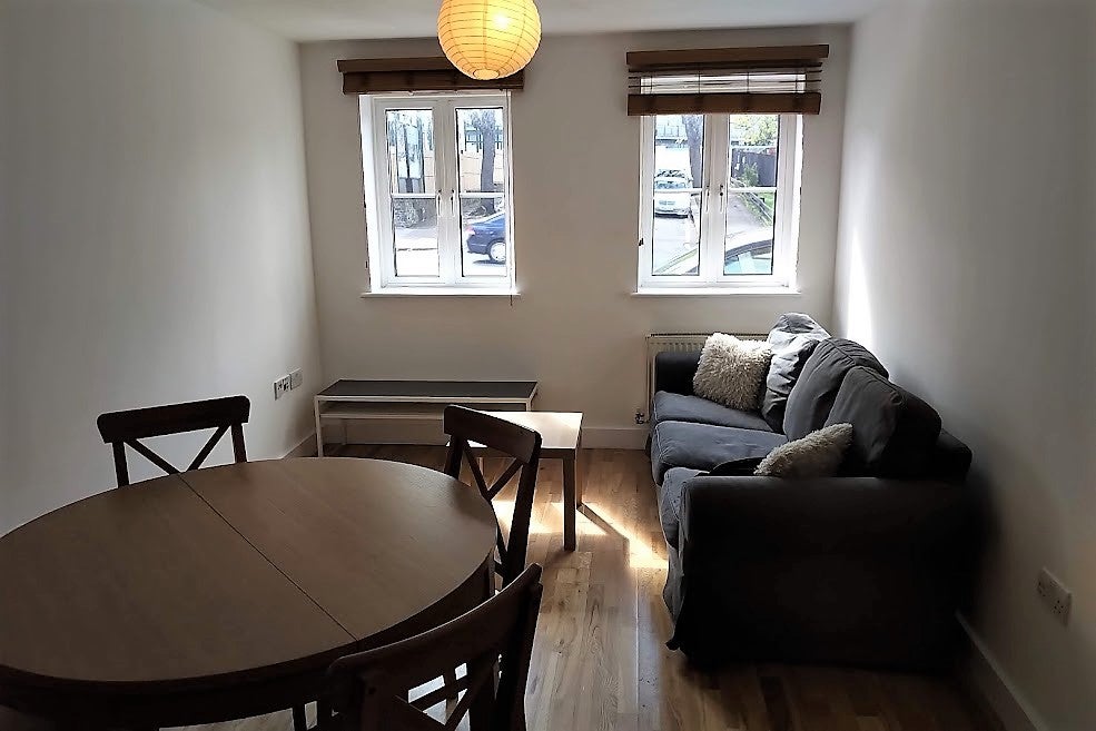 Flat West Hendon Broadway in Greater London