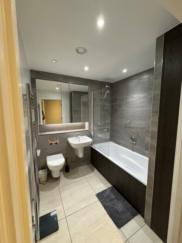 Room Waterview Lane in Salford