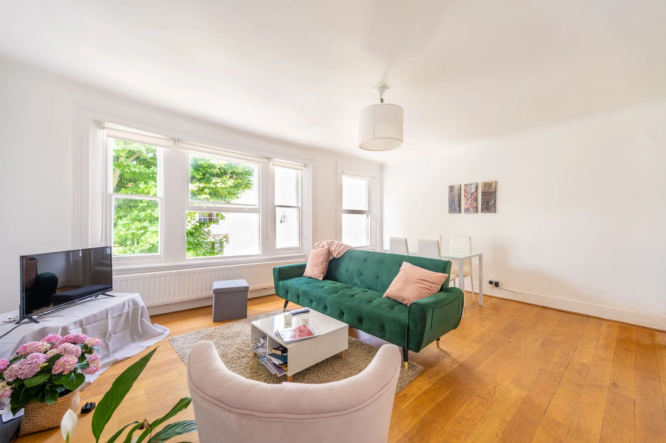 Flat Gordon Place in Greater London