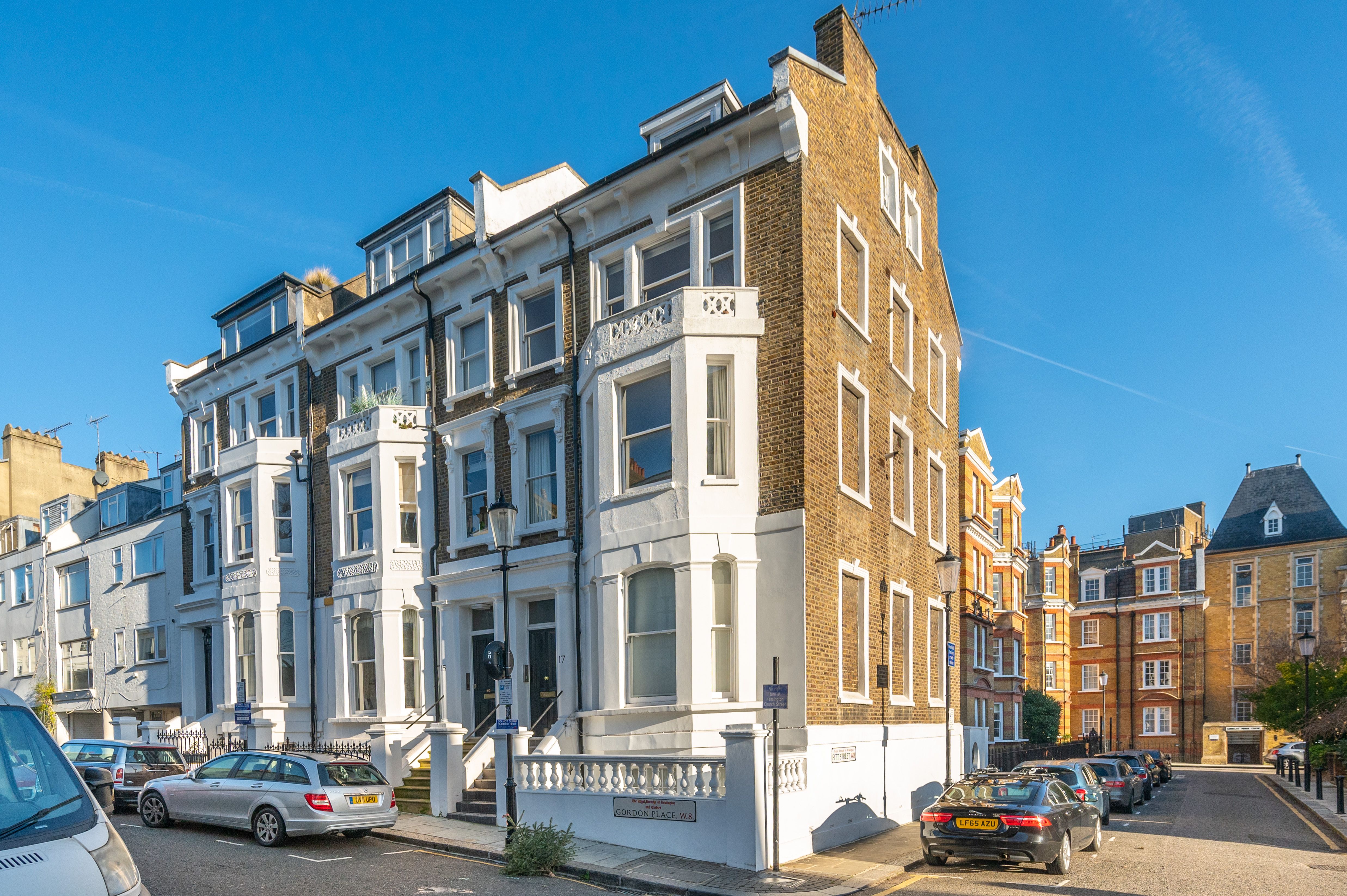 Flat Gordon Place in Greater London