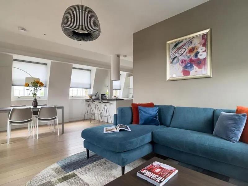Flat Oriel Place in London