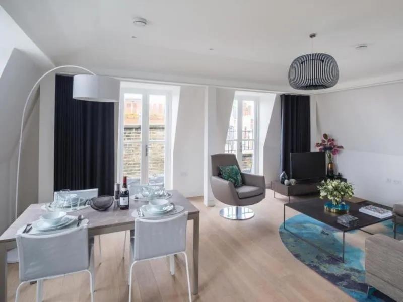 Flat Oriel Place in London