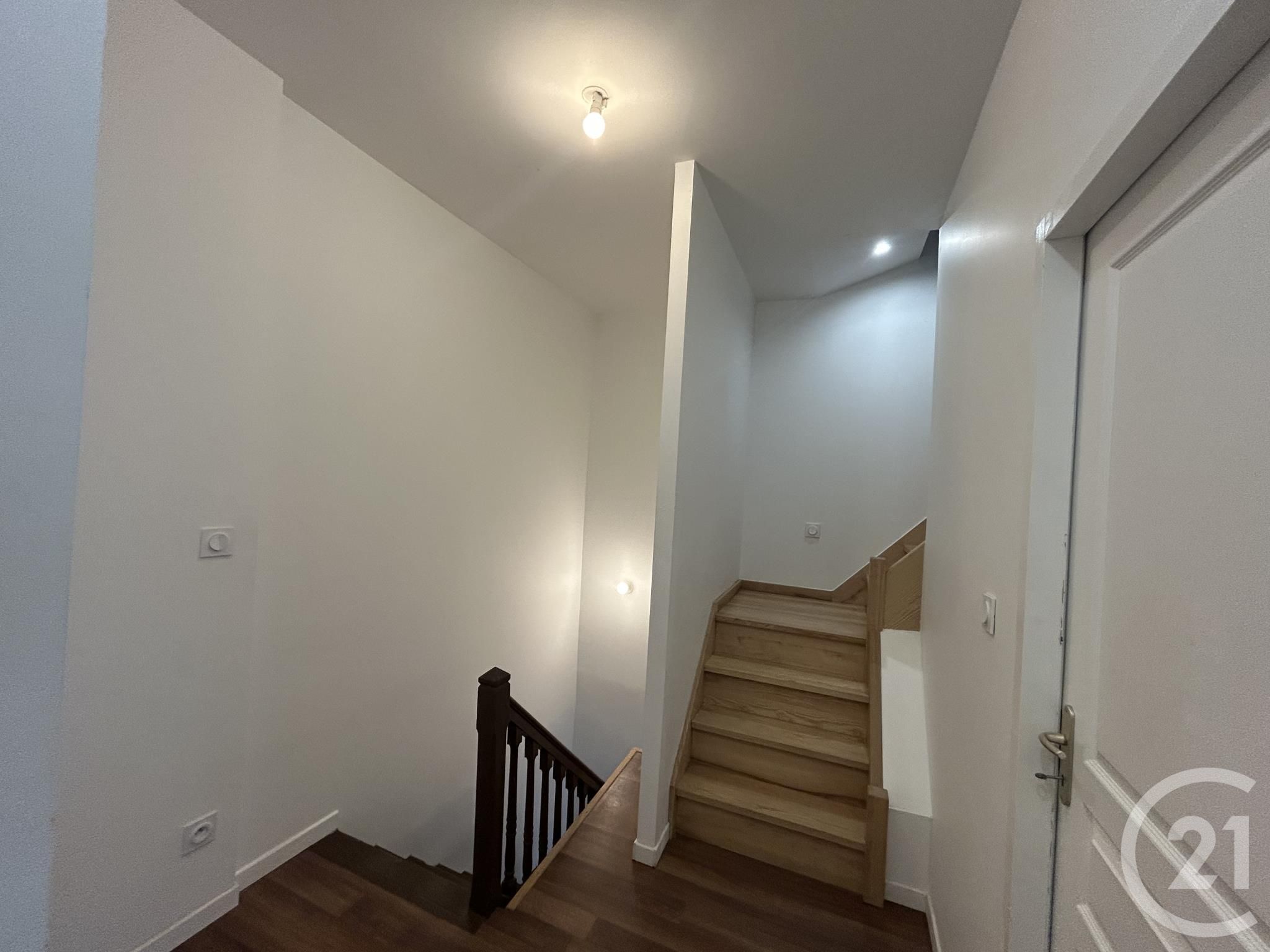 Maison Rue de la Gare à Villieu-Loyes-Mollon