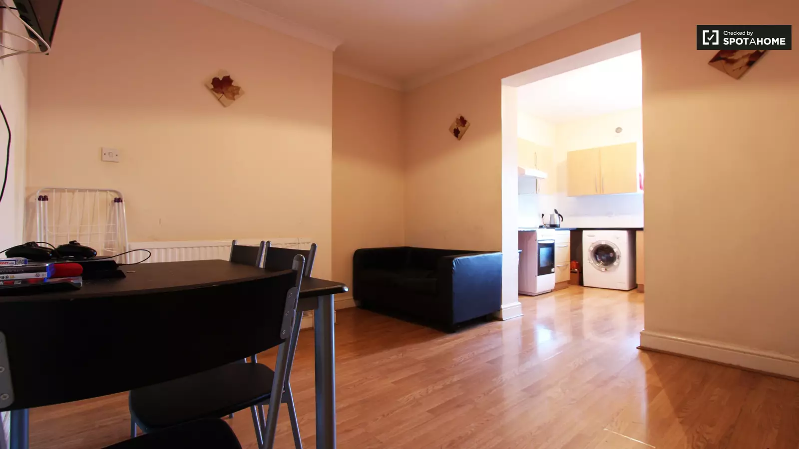 Flat Romford Road in Greater London