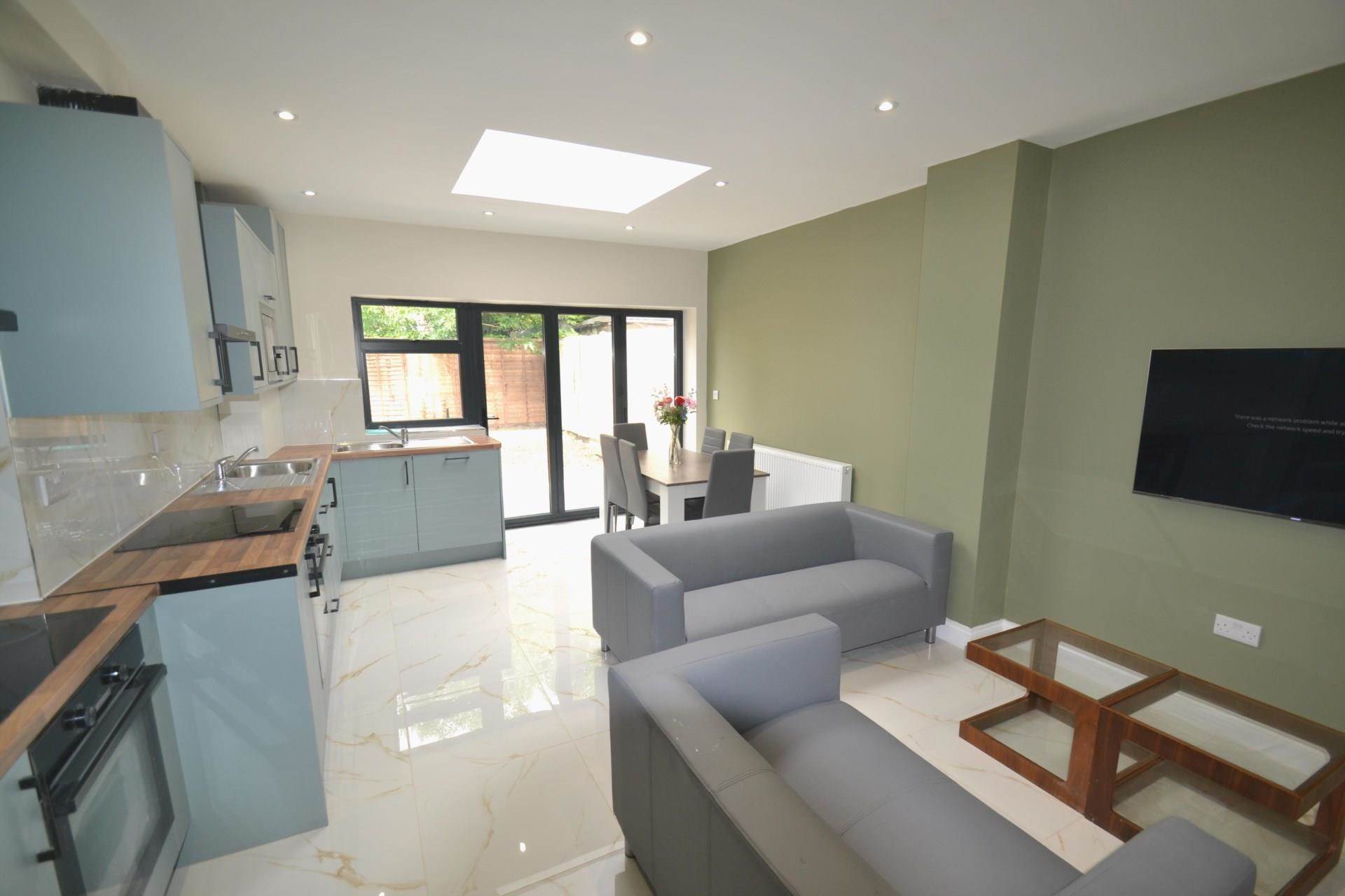 Room Framfield Road in Greater London
