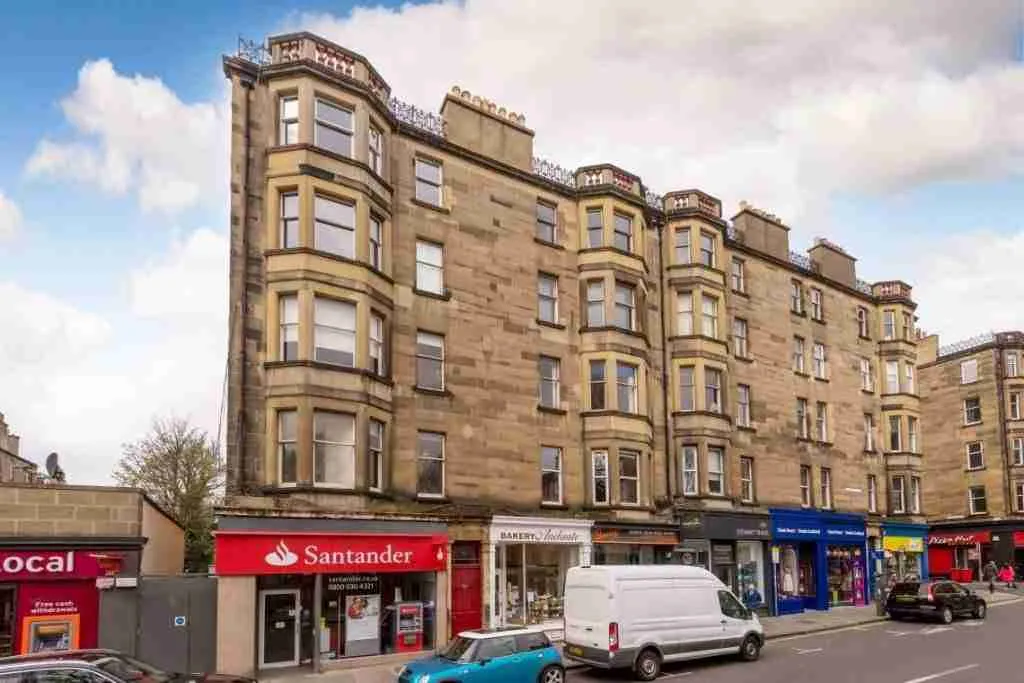 Flat Millar Crescent in City of Edinburgh