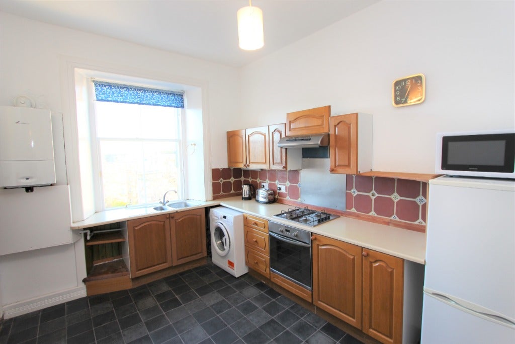 Flat Millar Crescent in City of Edinburgh