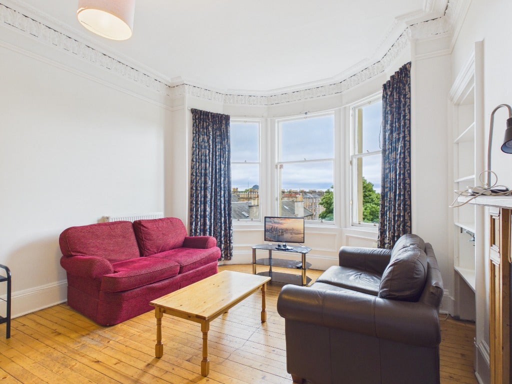 Flat Millar Crescent in City of Edinburgh