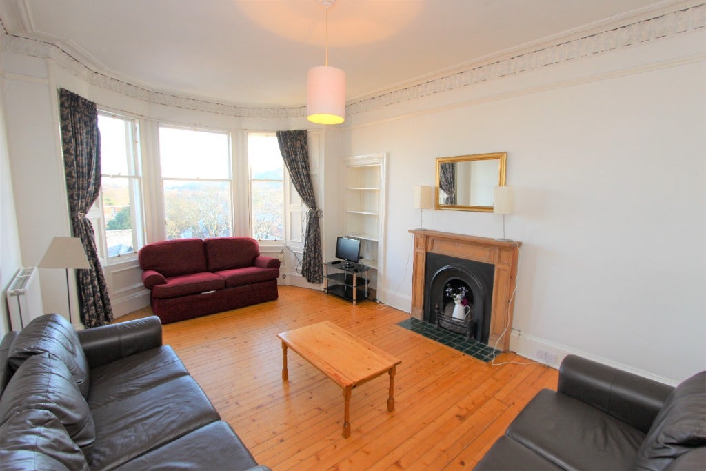 Flat Millar Crescent in City of Edinburgh
