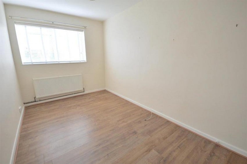 Flat Warwick House in Trafford