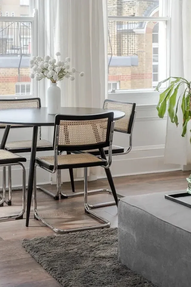 Flat Ridgmount Gardens in Greater London
