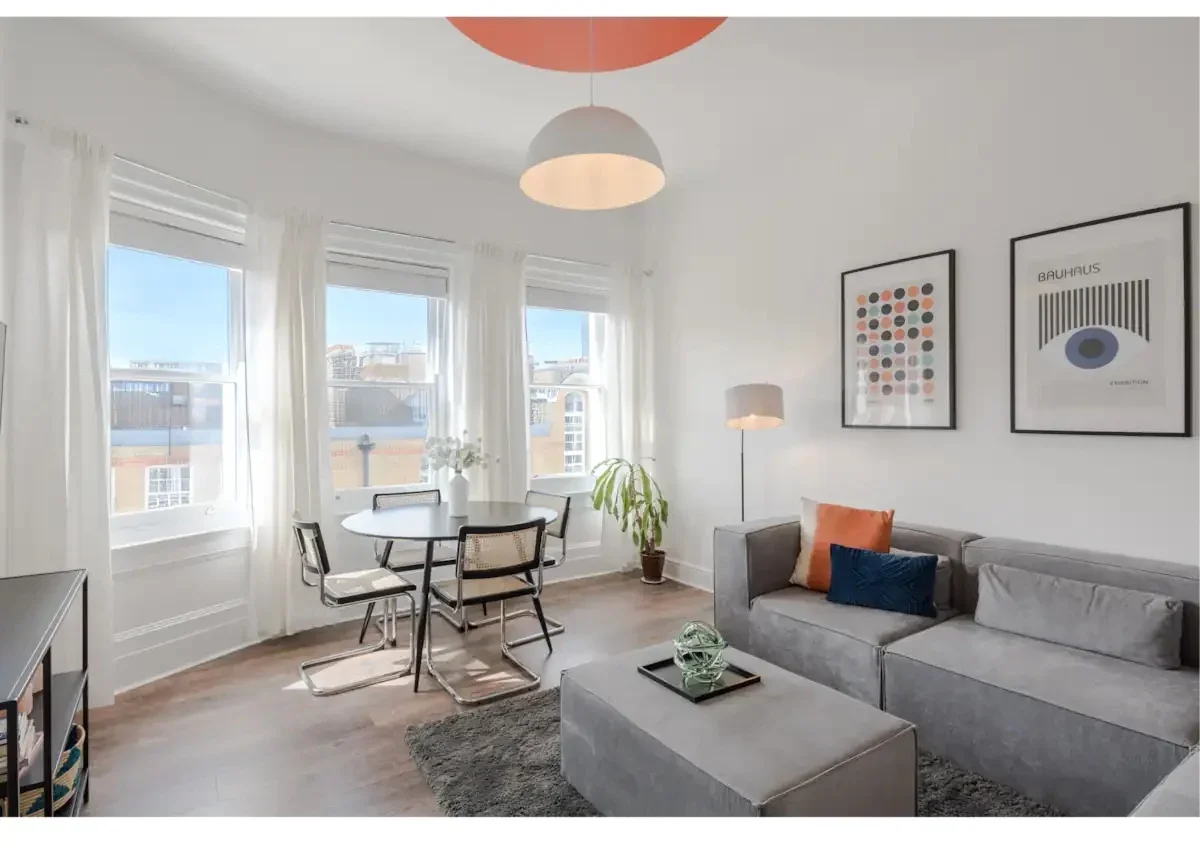 Flat Ridgmount Gardens in Greater London