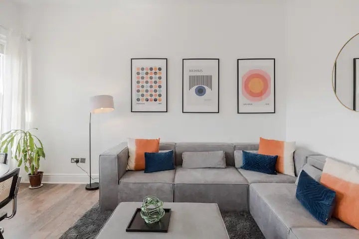 Flat Ridgmount Gardens in Greater London