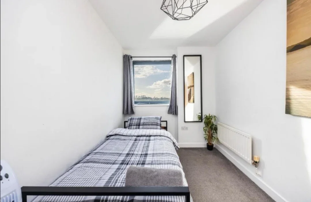 Flat Spring Place in Greater London
