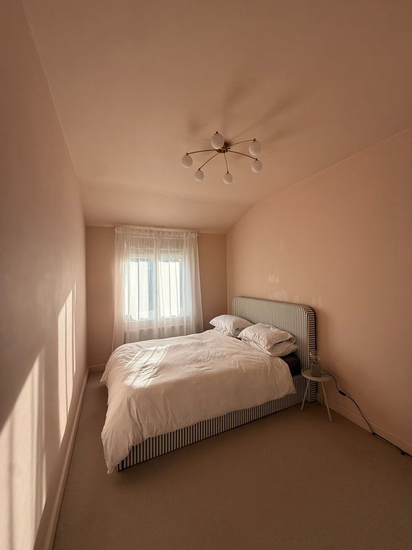Room Garratt Lane in Greater London