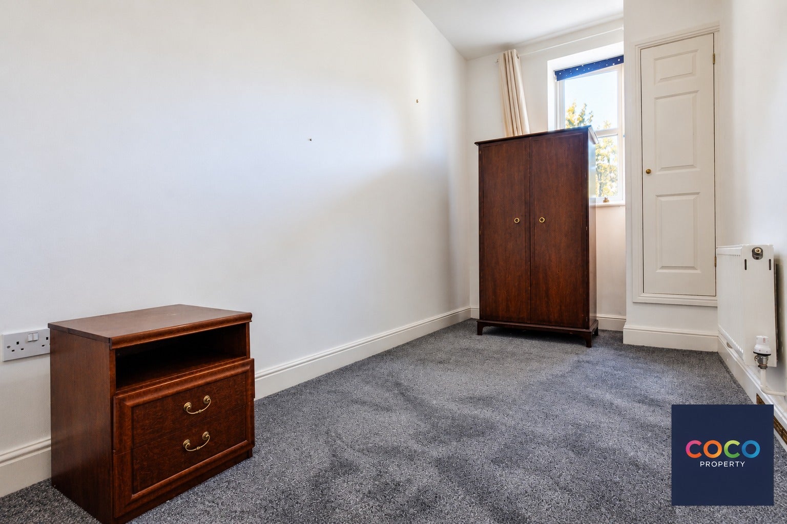 Flat Sherren Avenue in Charlton Down
