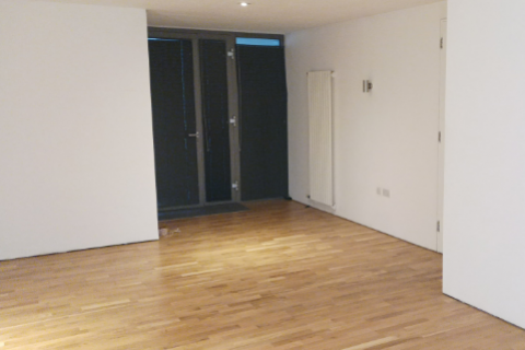 Flat Plumbers Row in Greater London