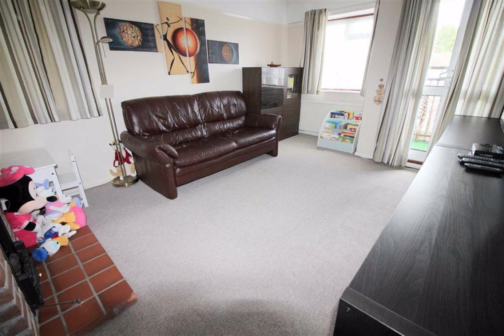 Flat Barton Way in Hertsmere