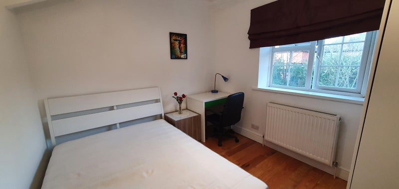 Room Daffodil Street in Greater London