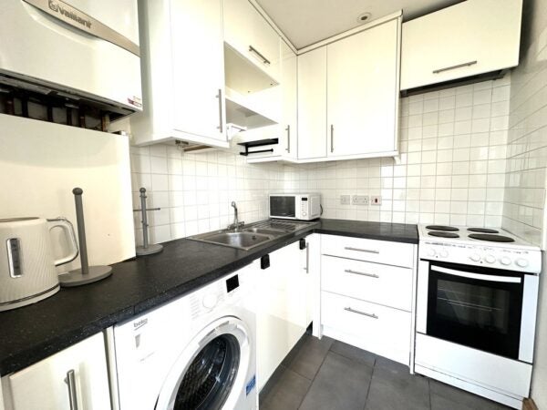 Flat Fairholme Road in Greater London