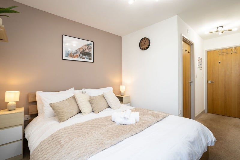 Room Blackwall Way in Greater London