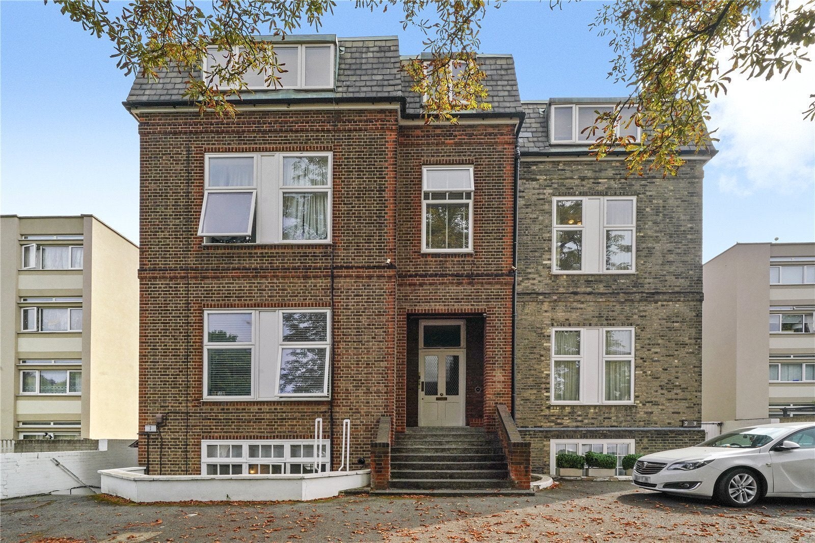 Flat Cedars Road in Greater London