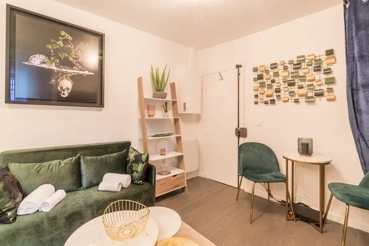 Flat Rue Bachaumont in Paris
