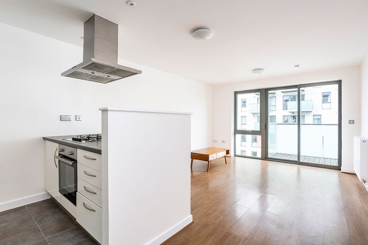 Flat Stainsby Road in London