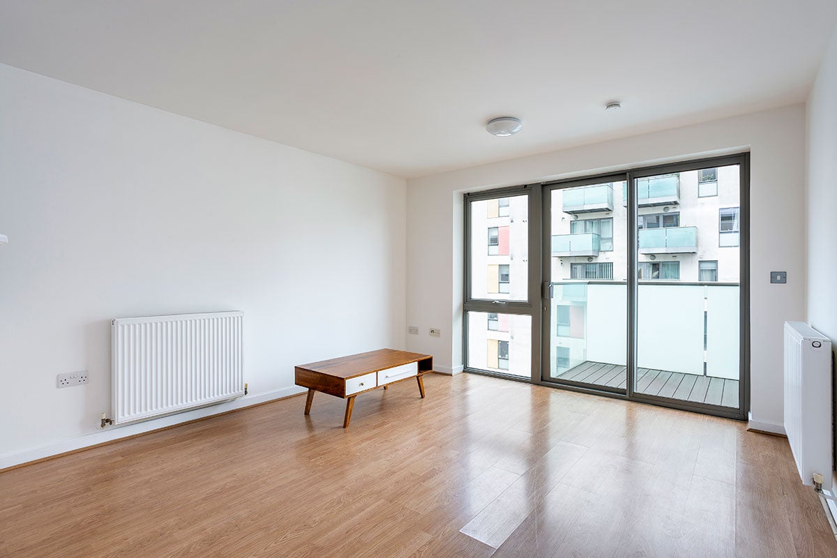 Flat Stainsby Road in London