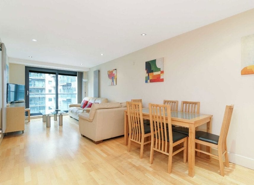 Flat Millharbour in Greater London