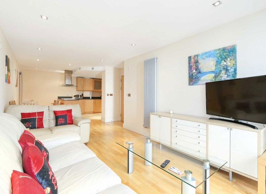 Flat Millharbour in Greater London
