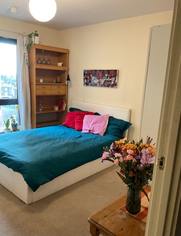 Room Berger Road in Greater London