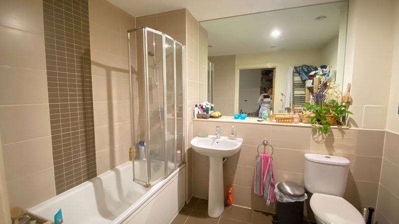 Room Berger Road in Greater London