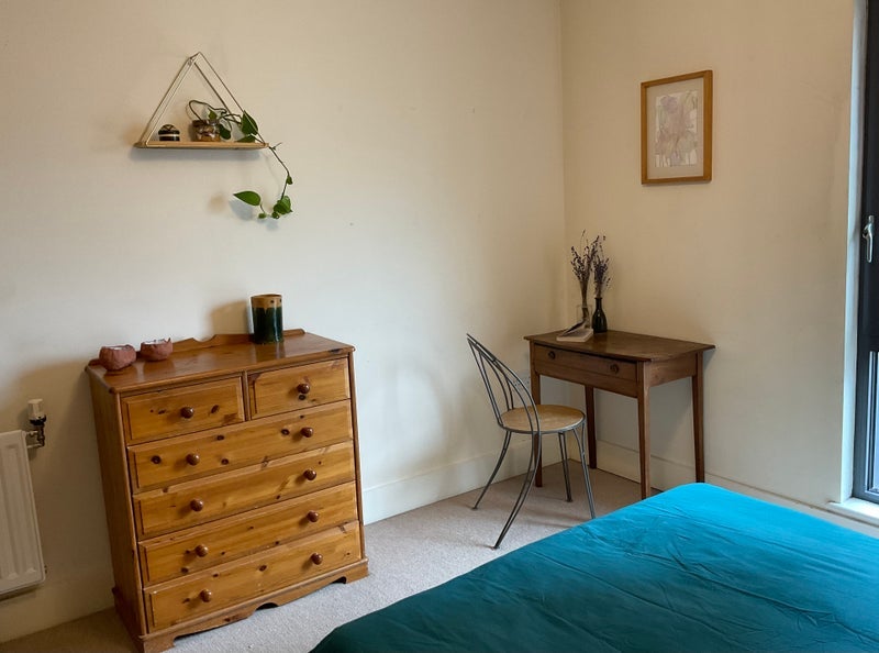 Room Berger Road in Greater London
