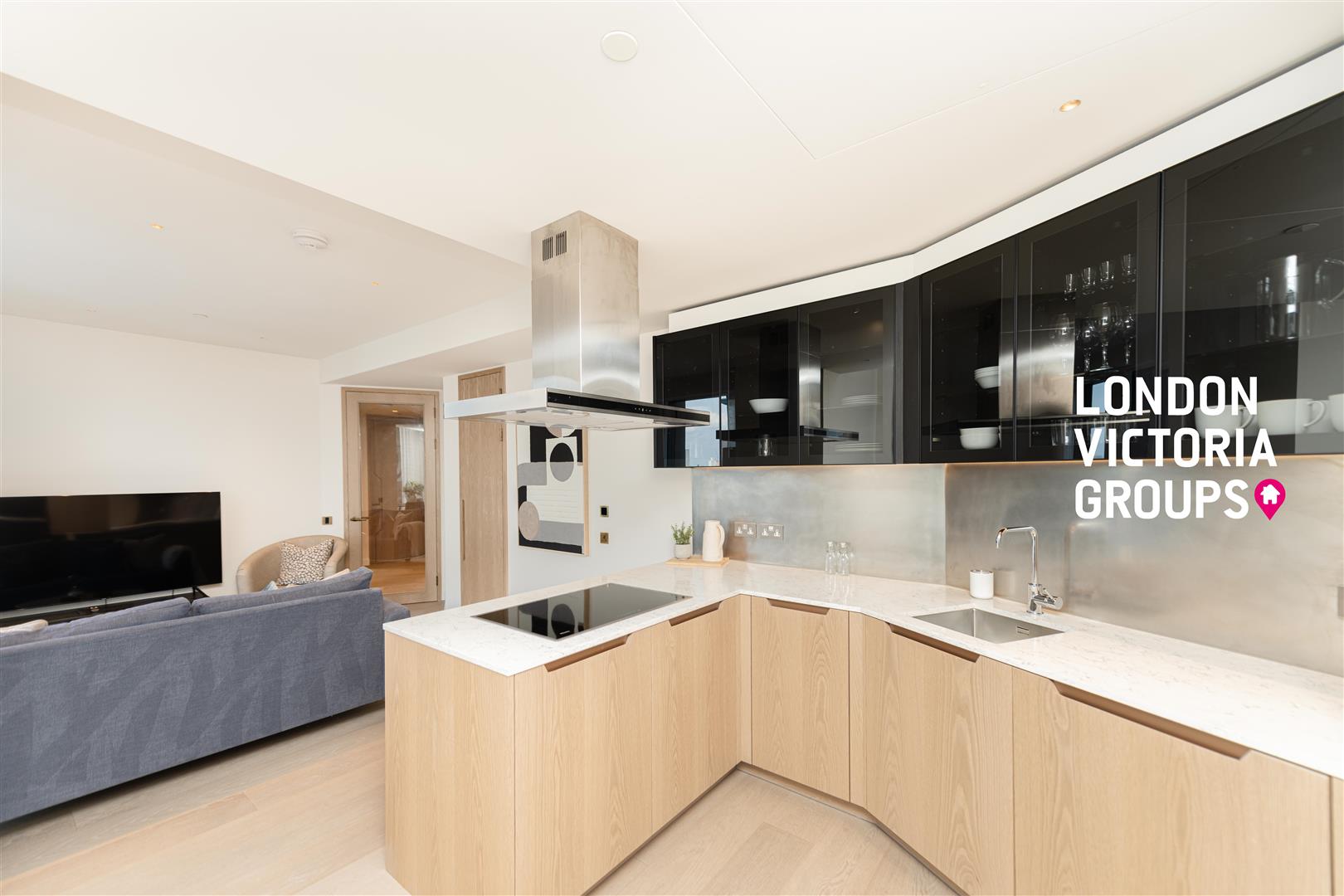 Flat Carnation Way in Greater London