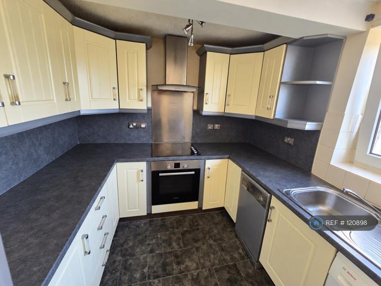 Flat Kersal Way in Salford