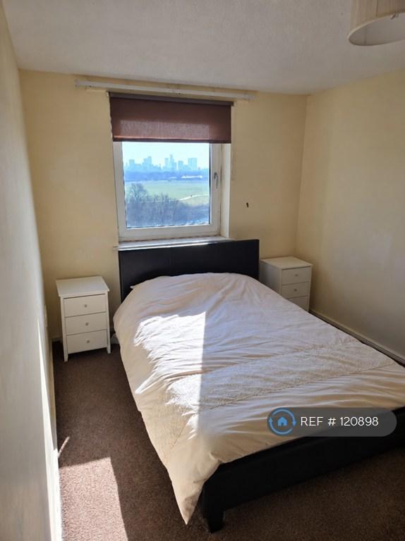 Flat Kersal Way in Salford