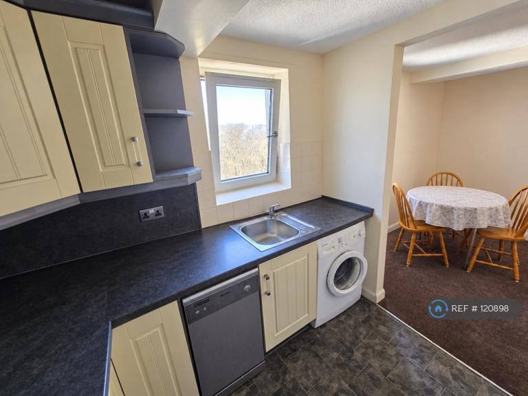 Flat Kersal Way in Salford